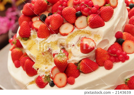strawberry cake, wedding cake 2143639