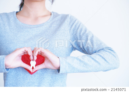 Dental image Girls and hearts Dental image Girls and hearts 2145071