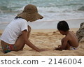 Mother and child at the beach 2146004