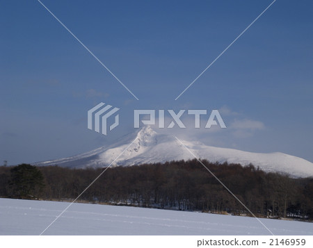 從Nakasinuma（北海道）看到的Komagatake冬天的景色 2146959