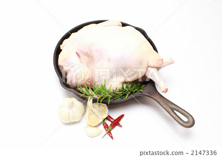 Round chicken and spice Round chicken and spice 2147336