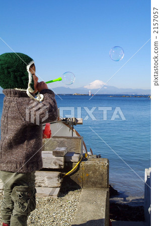 孩子們玩泡泡 2157057