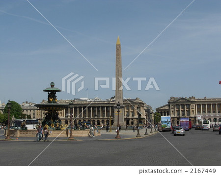 Walking around the city of Paris (Place de la Concorde) 2167449