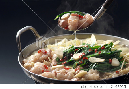 food cooked in a pot, cooking in a pot, nabe made with fish entrails 2168915