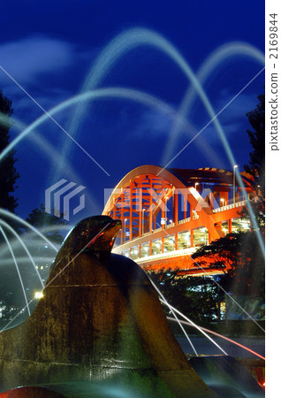 Kobe Bridge and fountain 2169844