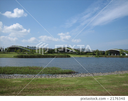 It is a very ecological park of near future scenery 2176348