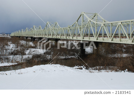 信濃川 雪國 橋 2183541