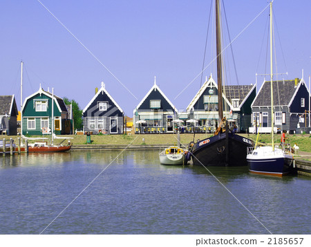 Overseas private house Yacht triangle roof Netherlands 2185657