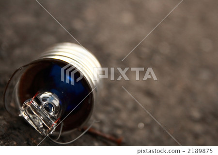 Broken light bulb (horizontal position) Broken light bulb (horizontal position) 2189875