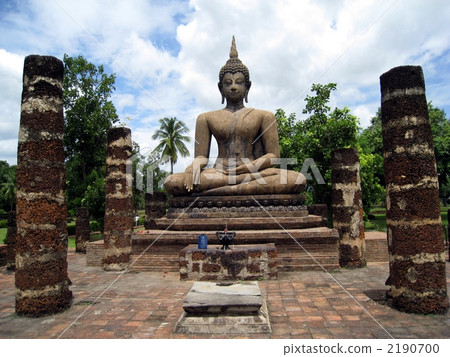Wat Mahathat菩薩雕像在Sukhothai，世界遺產名錄站點在泰國 2190700