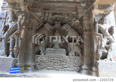世界遺產Ellora救濟在Kailasha Nata寺的入口 2203729