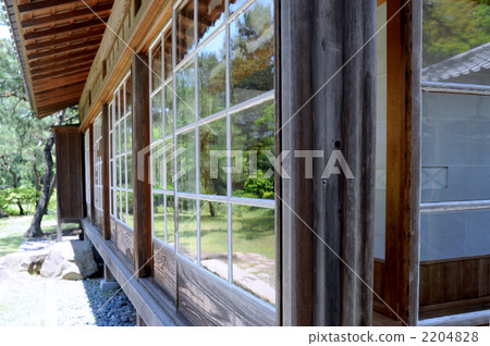 Taisho's transparent glass 2204828