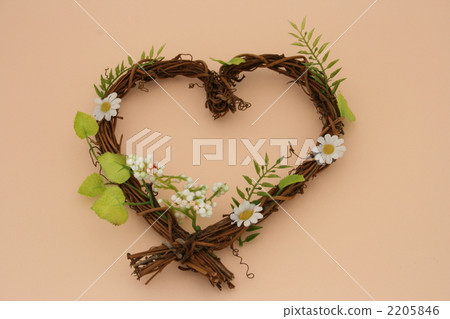 Heart's lease 2205846
