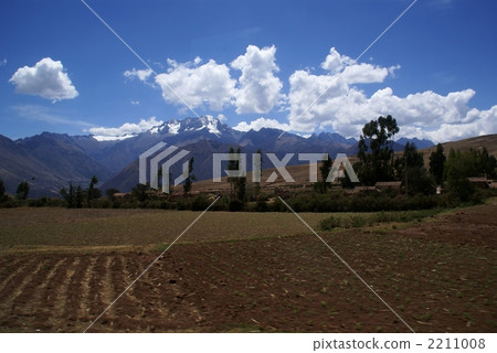 Peru near Urubamba 2211008