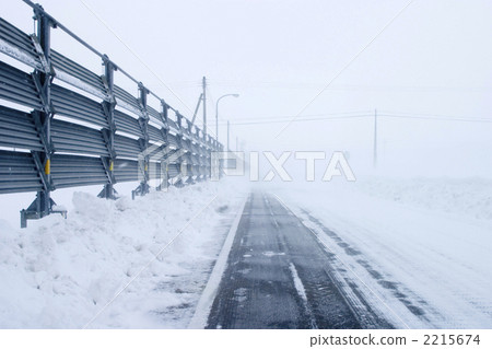 Blowing snow and snow protection fence 2215674