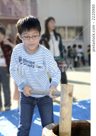 pounding mochi pounding mochi 2220980