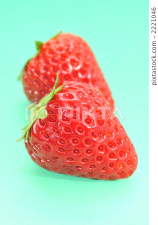 Red strawberry from Shizuoka prefecture "Red cheeks" 2221046