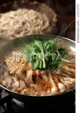 鍋裡煮好的食物 用鍋烹飪 日本料理 2222351