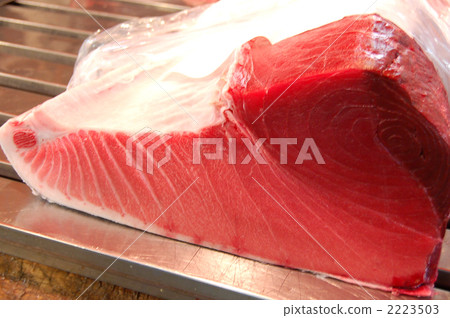 This tuna block This tuna block 2223503