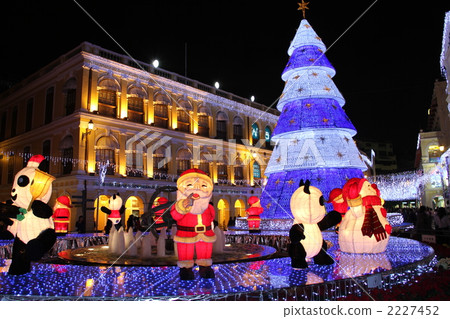 Senado plaza night view 2227452