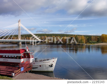 洛瓦的第二個湖 2235143