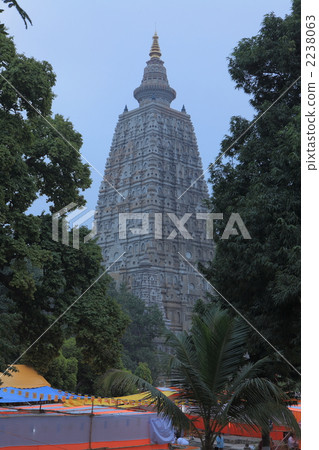 Bhuttagaya的Mahabodie寺廟小組 2238063