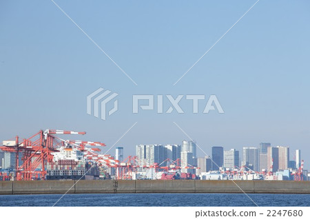 Crane 2247680