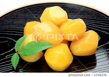 Sweet-baked chestnuts Sweet-baked chestnuts 2249236