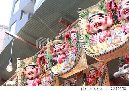 peddler, stall keeper, street vendor 2259250