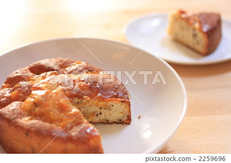 Pound cake with orange 2259696