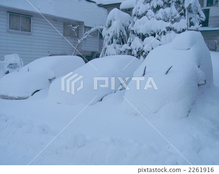 乘客車埋在雪中 2261916