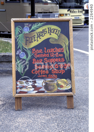 82882 Edinburgh Scotland UK 2264940