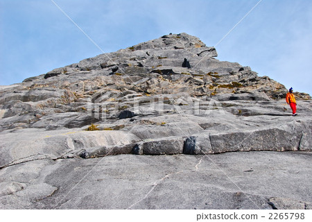 Looking up at the summit of Kinabalu "Lo's Peak" (East Malaysia / Borneo Island) 2265798