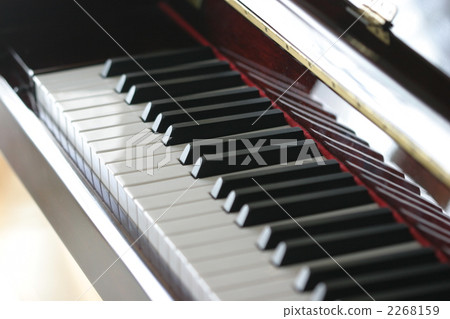 Upright piano 2268159