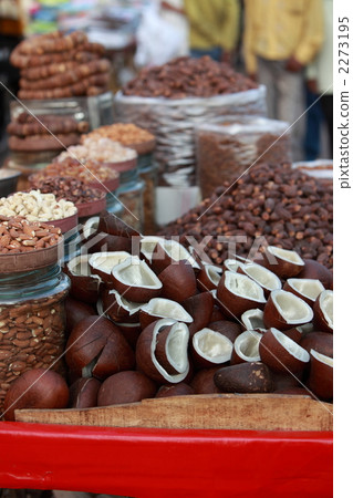 Aurangabat's bazar dry coconut shop 2273195