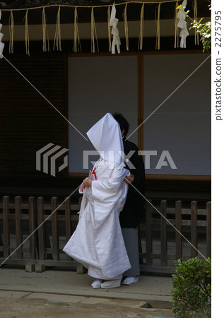 Marriage: Bride's white wedding kimono Marriage: Bride's white wedding kimono 2275795