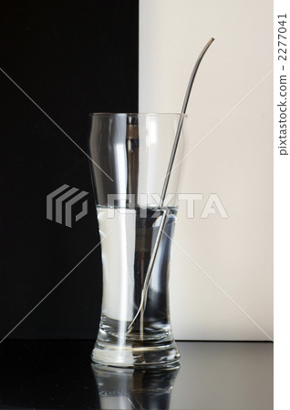 A pattern created by glass and water 2277041