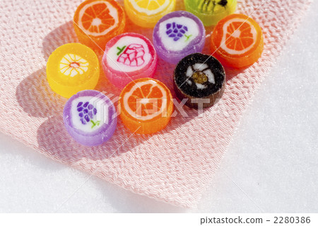 a lolly, candy, lollipop 2280386