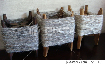 Spinning thread 2280415