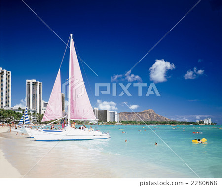 Hawaii's Waikiki Beach 2280668