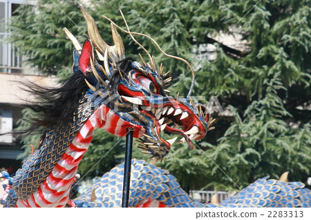 Dragon dancing 2283313