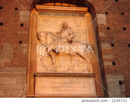 Statue of Sforzesco castle Statue of Sforzesco castle 2284731