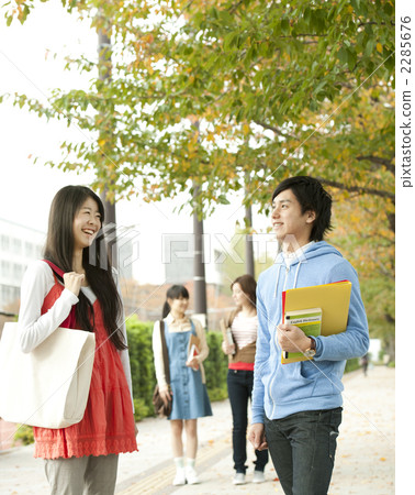 campus, after class, four people 2285676