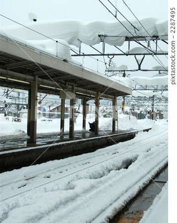 Niigata station is fighting heavy snowfall 2287495