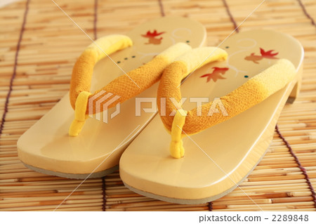 Yellow clogs Yellow clogs 2289848