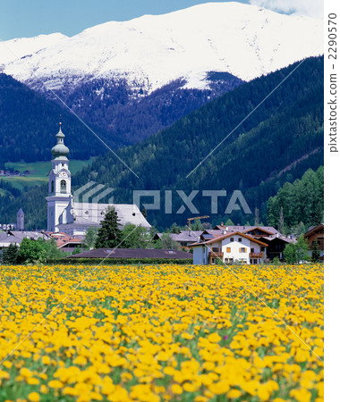 Spring in the Dolomites 2290570