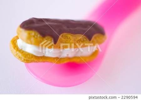 Miniature cake background white Miniature cake background white 2290594