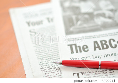 I read an English newspaper and studied TOEIC. 2290941