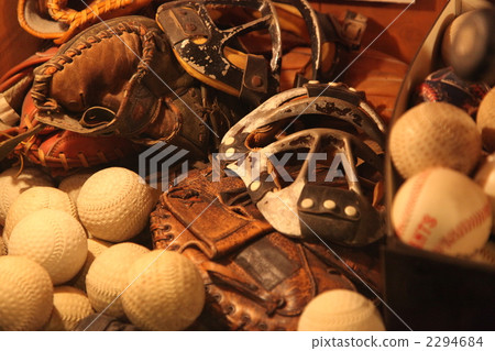 Old baseball gear Old baseball gear 2294684
