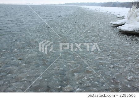 飛濺冰的豬苗代湖 2295505